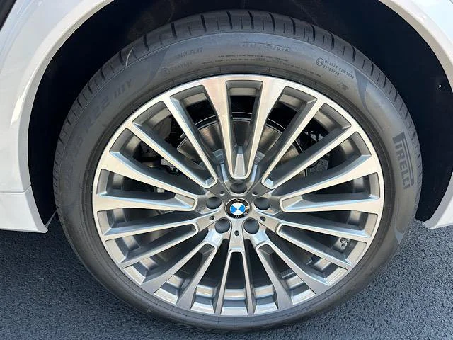 New 2027 Mineral White Metallic BMW xDrive40i image 7