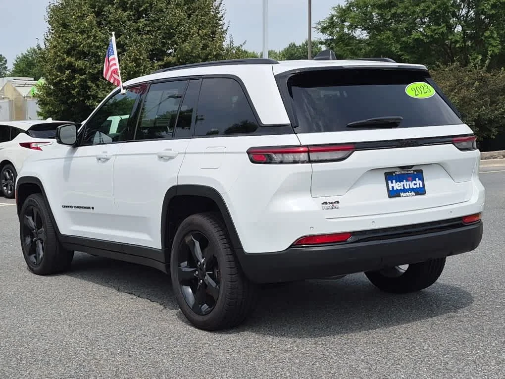Used 2023 Bright White Clearcoat Jeep Altitude image 4