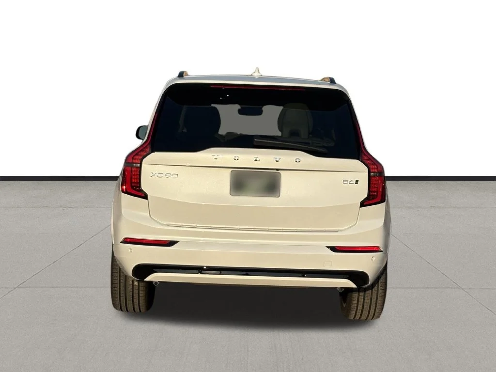 New 2026 Crystal White Volvo Ultra image 4