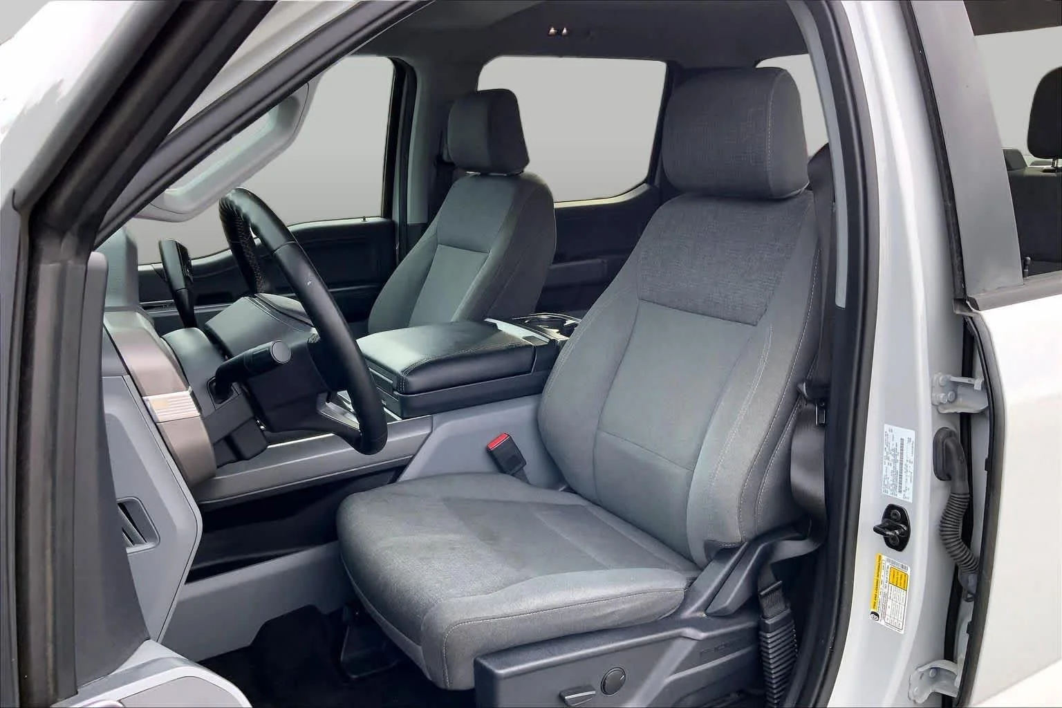 Used 2024 Avalanche Ford XLT image 8