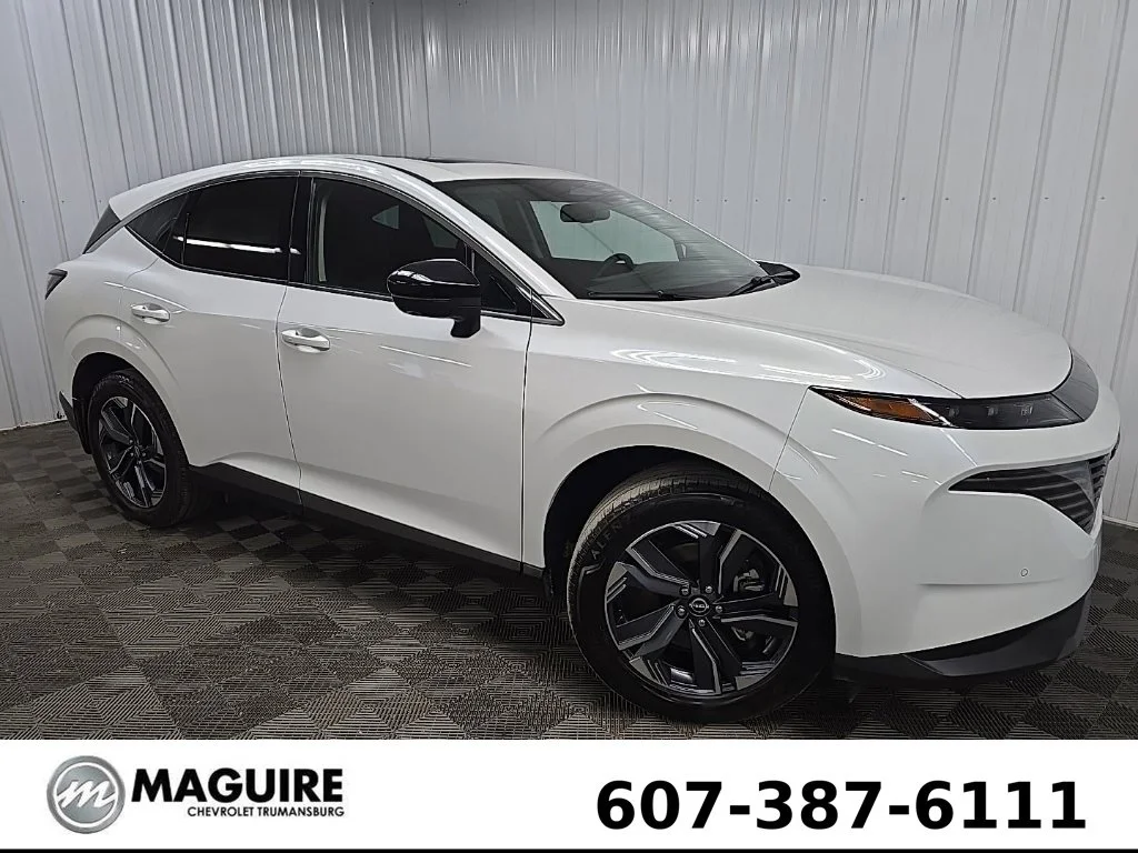 Used 2025 White Nissan SL image 7