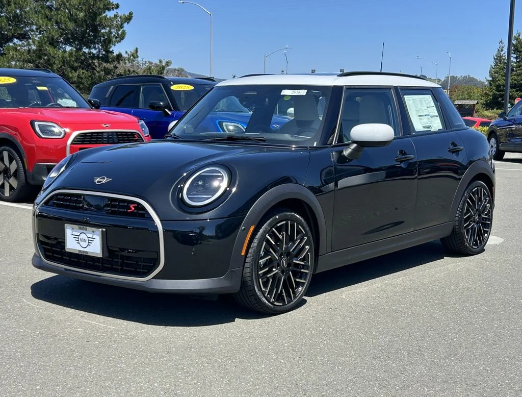 2026 MINI Hardtop Cooper S's photo