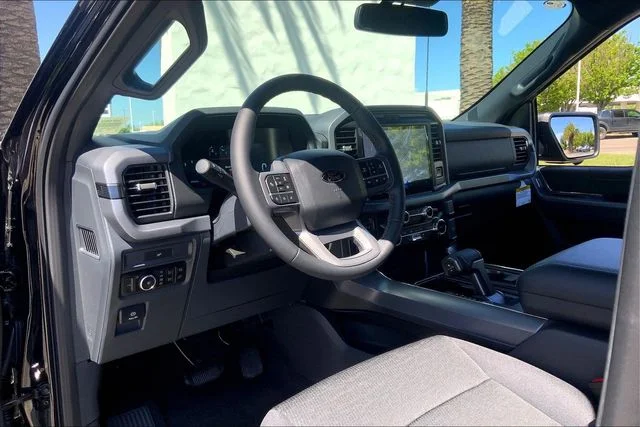 New 2026 Agate Black Metallic Ford XLT image 6
