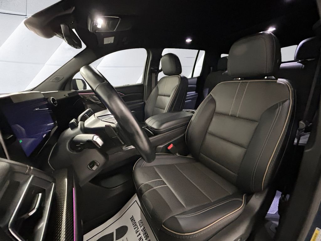 Used 2025 Blue Chevrolet High Country image 8