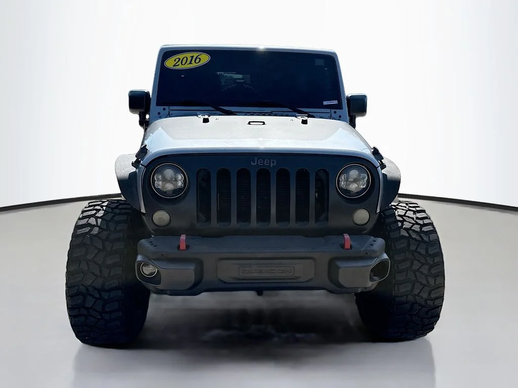 Used 2016 Billet Silver Metallic Clearcoat Jeep Black Bear image 2