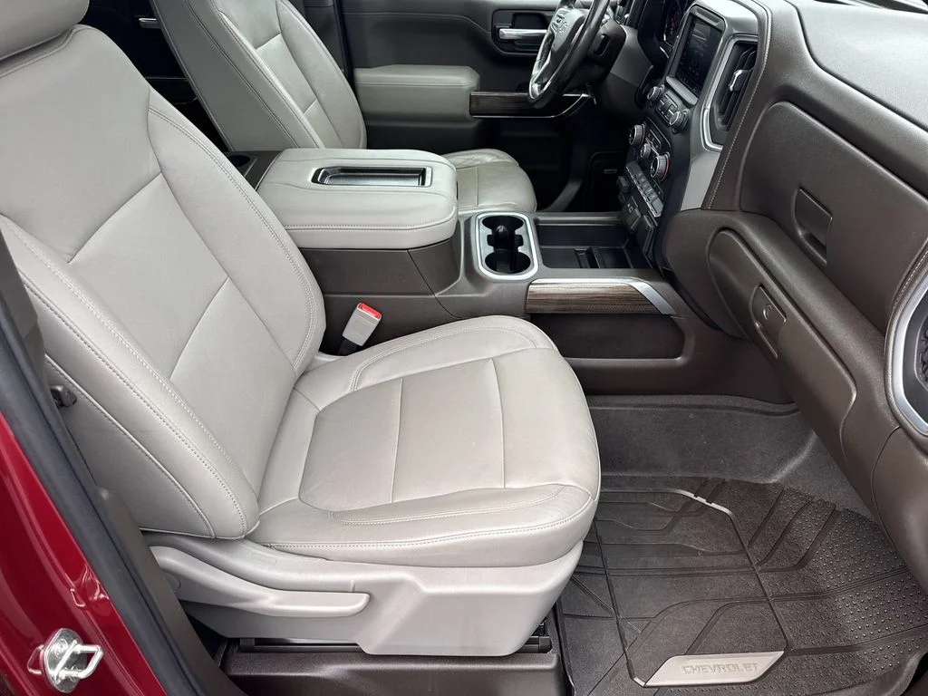 Used 2019 Red Chevrolet RST image 13