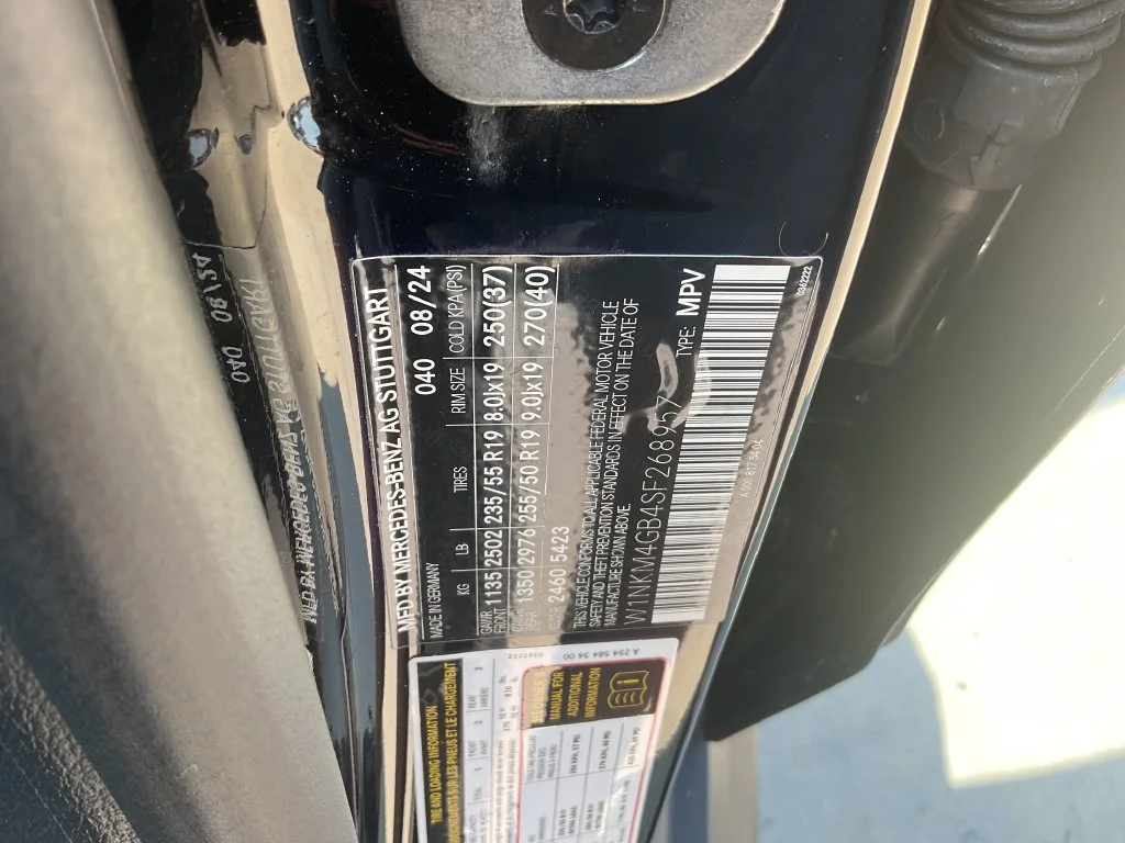 Used 2025 Black Mercedes-Benz GLC 300 image 33