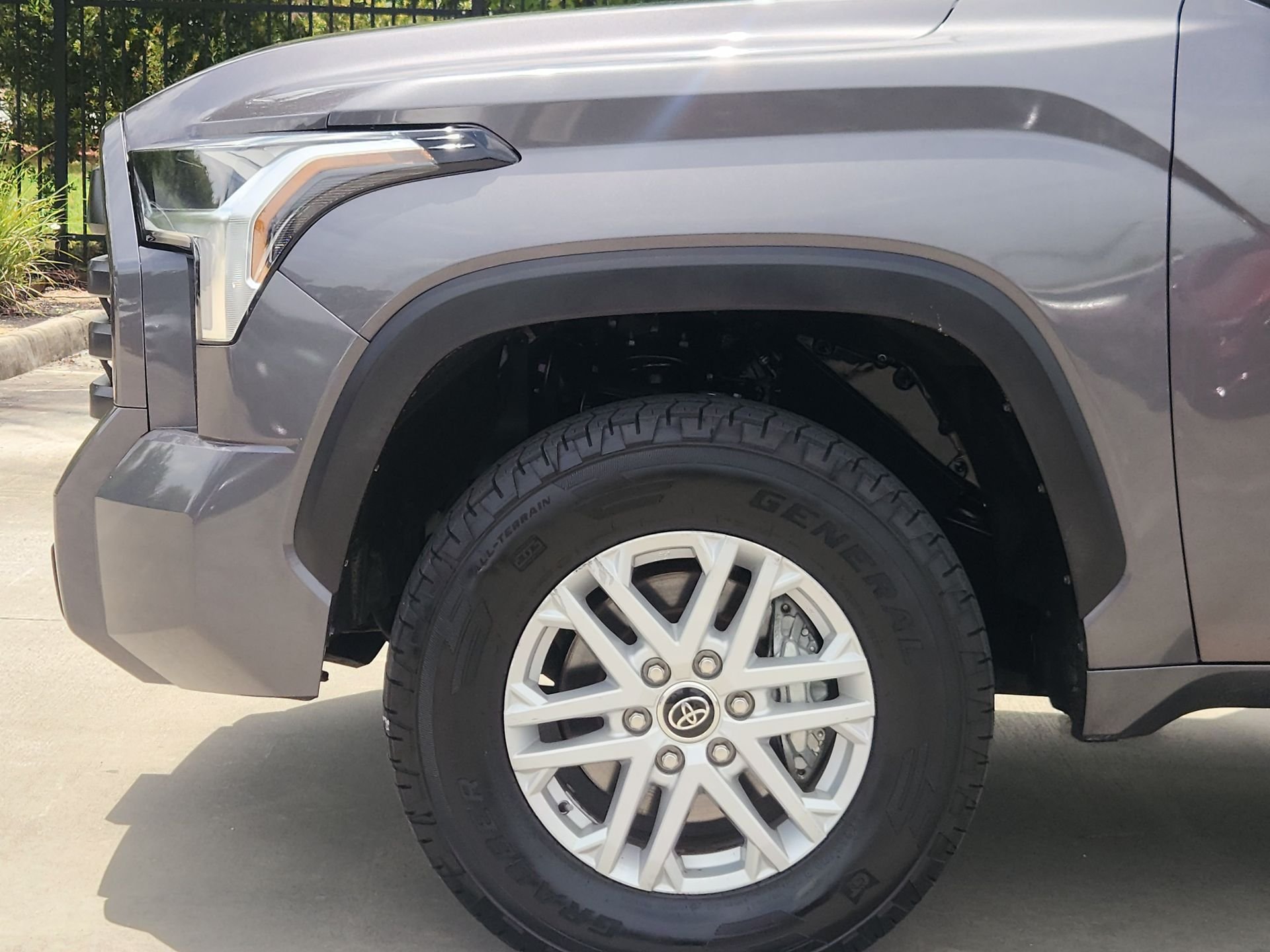 Used 2022 Magnetic Gray Metallic Toyota SR5 image 10