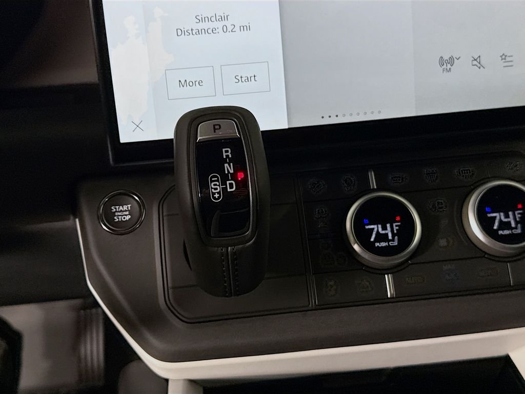 New 2026 Woolstone Green Land Rover X-Dynamic SE image 16