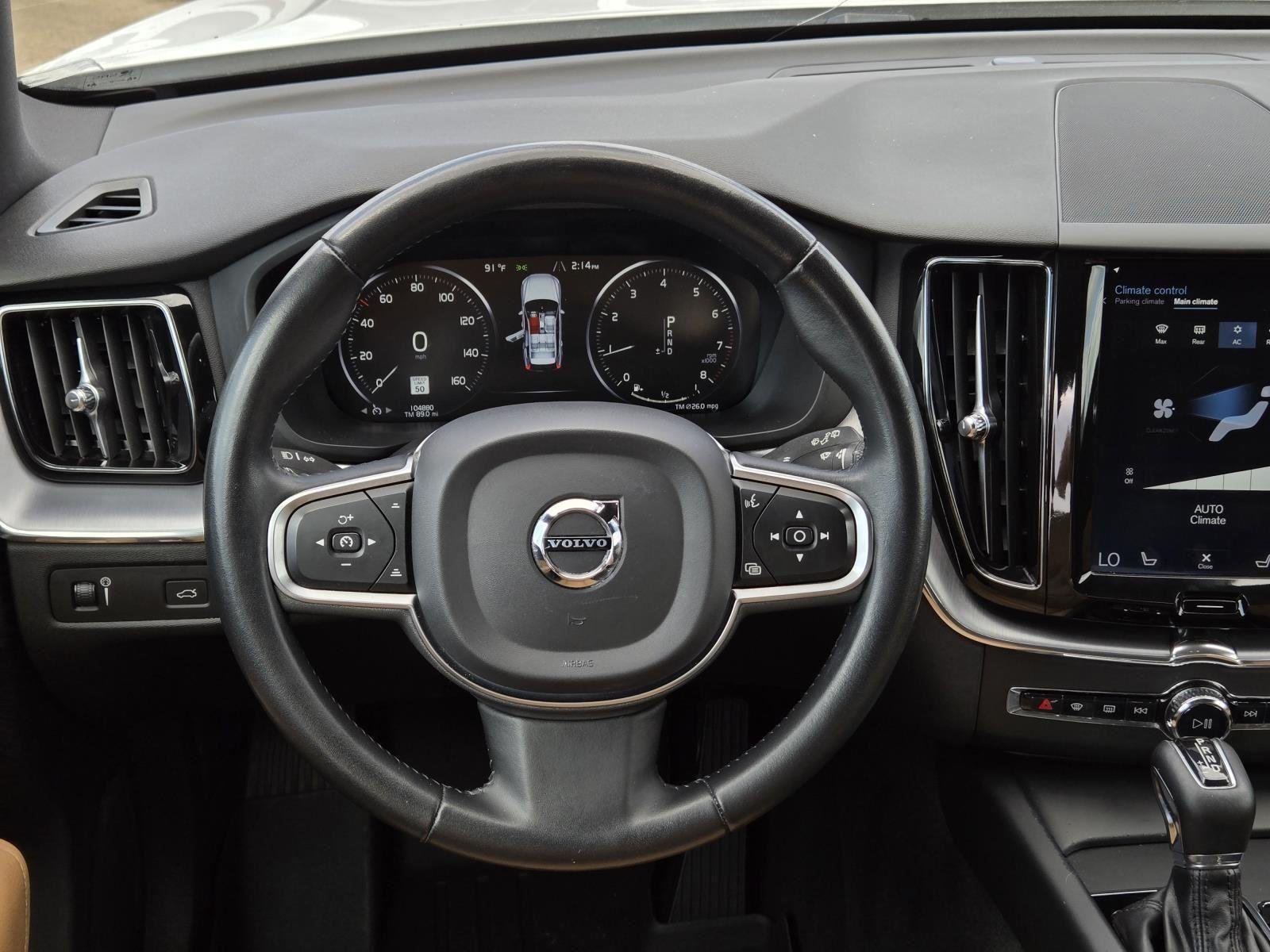 Used 2020 Ice White Volvo Momentum image 37