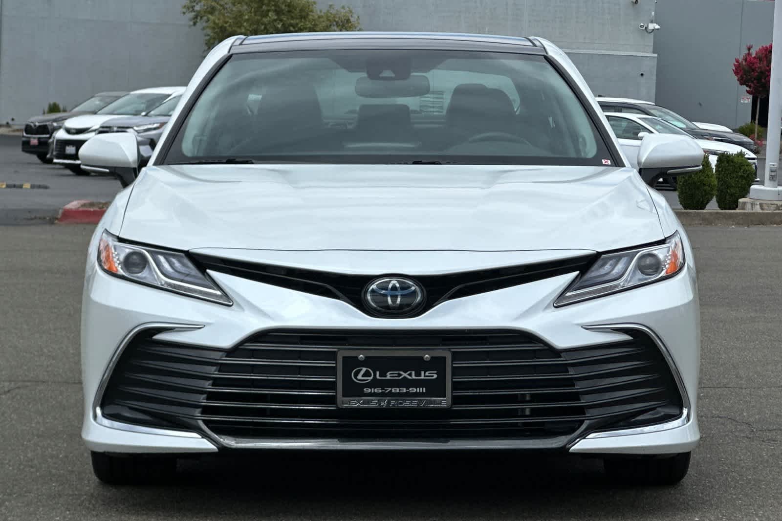 Used 2022 Wind Chill Pearl Toyota XLE image 10