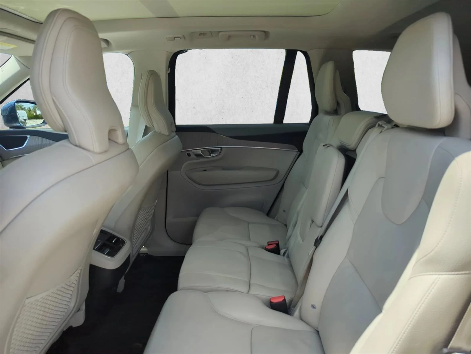 Used 2024 Blue Volvo Plus Bright Theme image 15