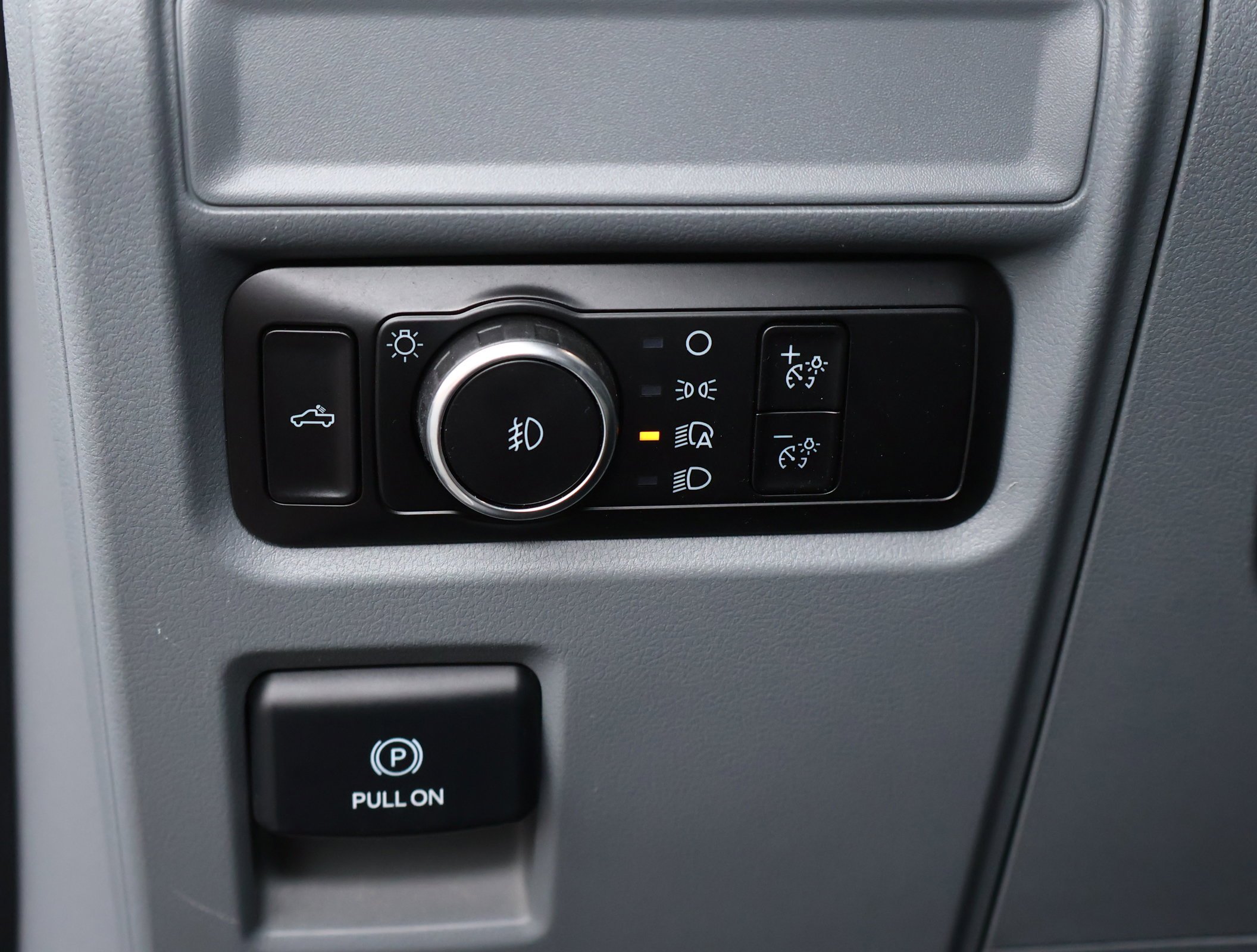 2023 Ford F-150 XLT - Photo 12