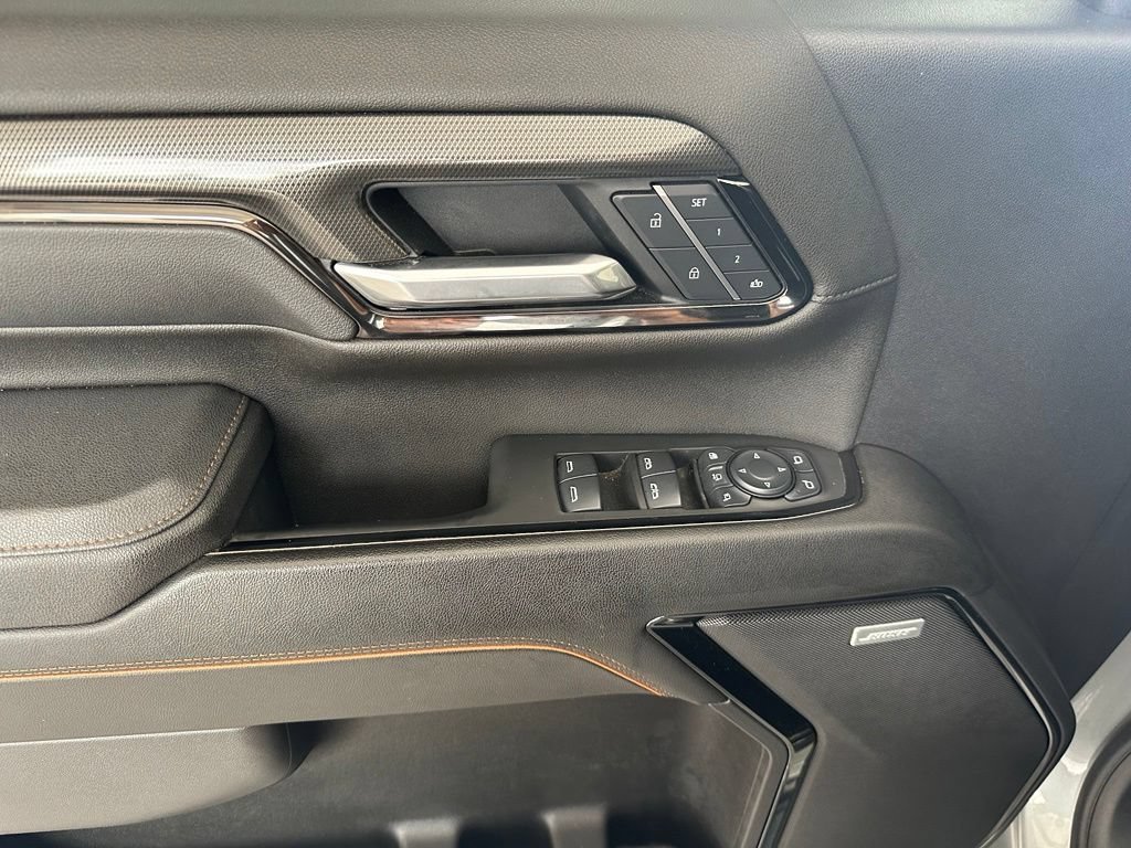 Used 2025 Sterling Metallic GMC AT4 image 12