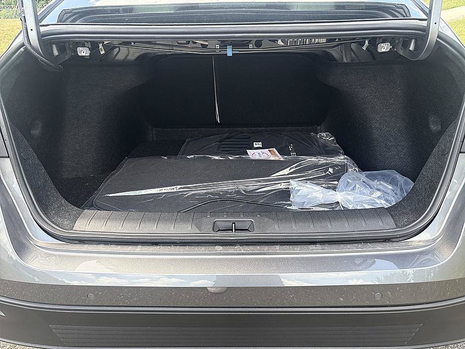 Certified Used 2026 Gun Metallic Nissan SL image 23