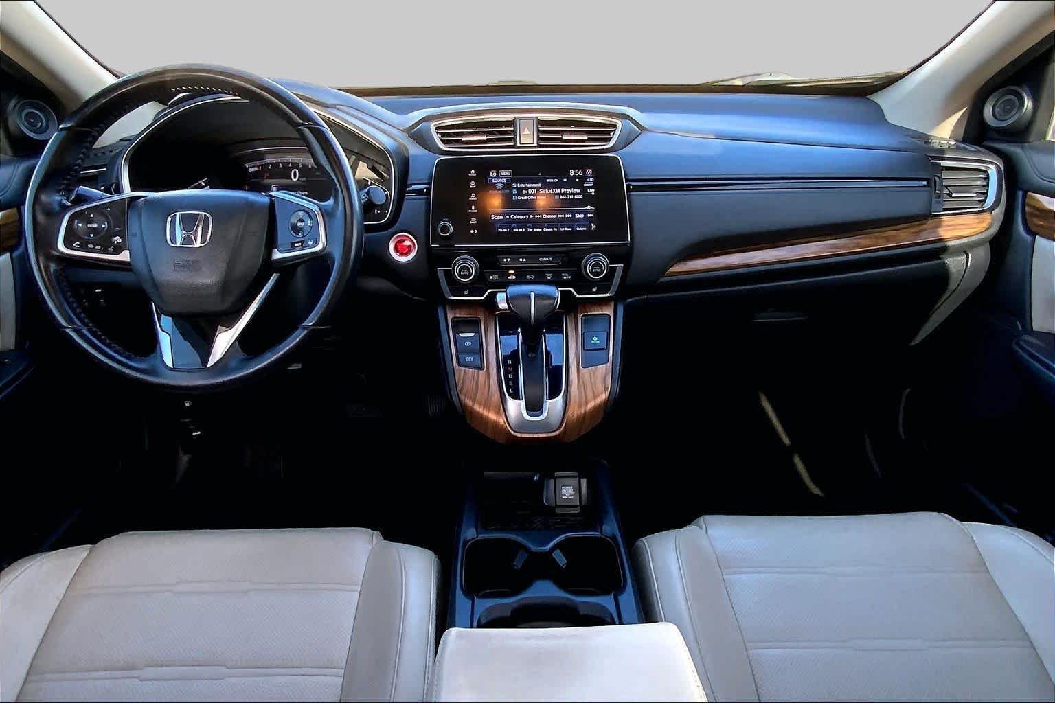 Used 2018 Basque Red Pearl II Honda Touring image 16