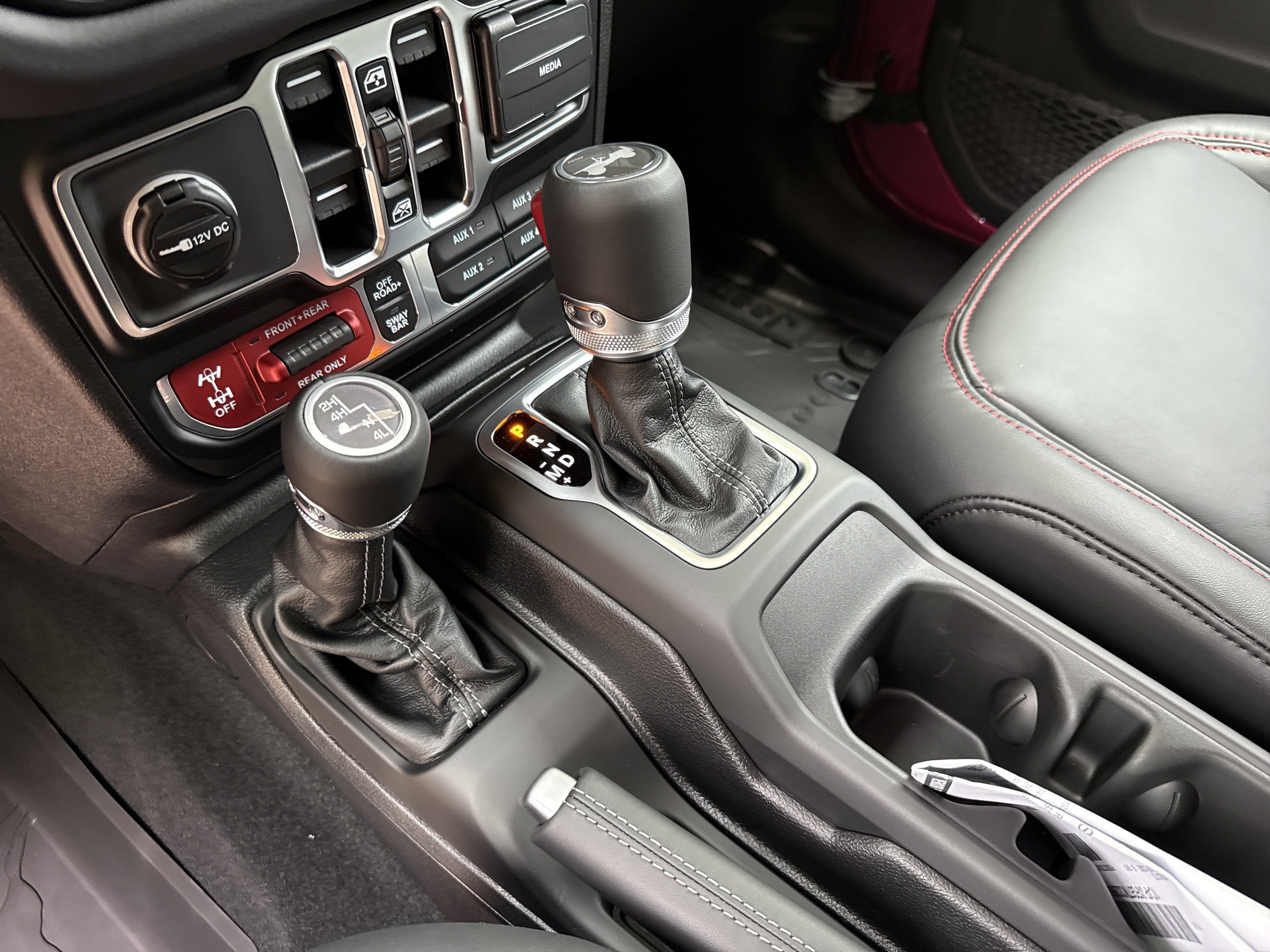 New 2026 Tuscadero Pearlcoat Jeep Rubicon image 32