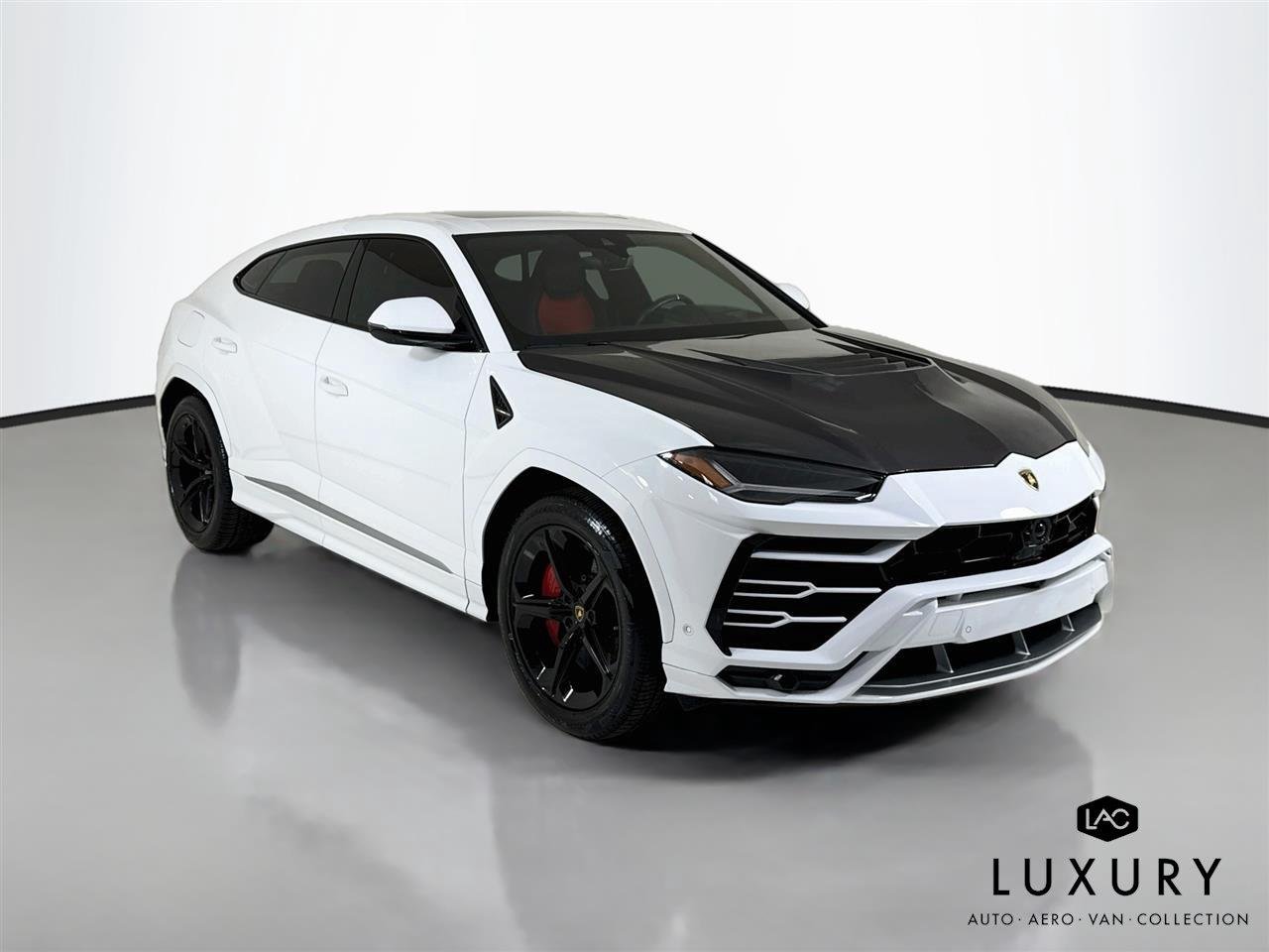 Used 2020 Bianco Icarus Metallic Lamborghini Carbon Bonnett | Custom Exhaust | Only 10K Miles image 3