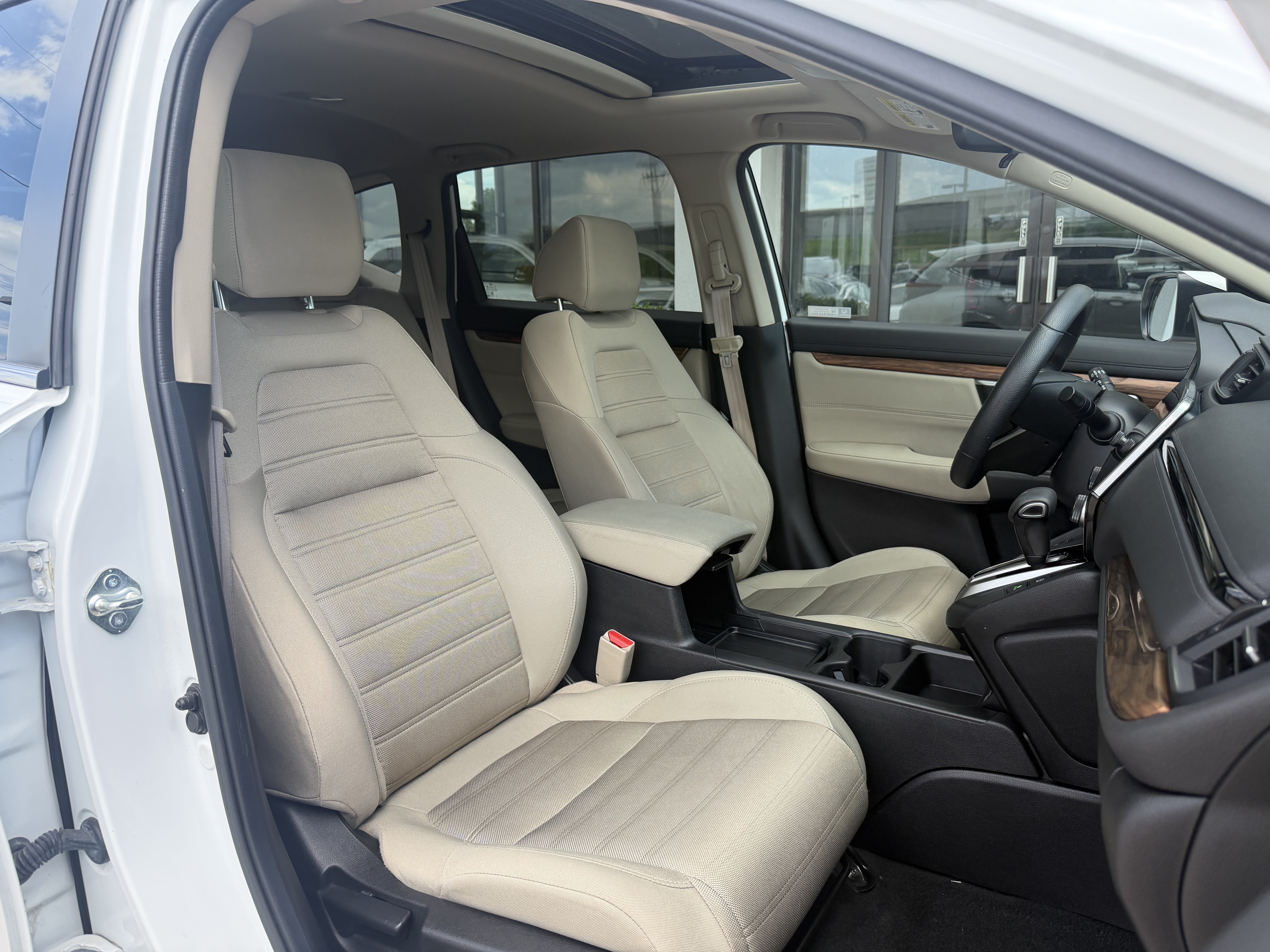 Used 2021 Platinum White Pearl Honda EX image 22