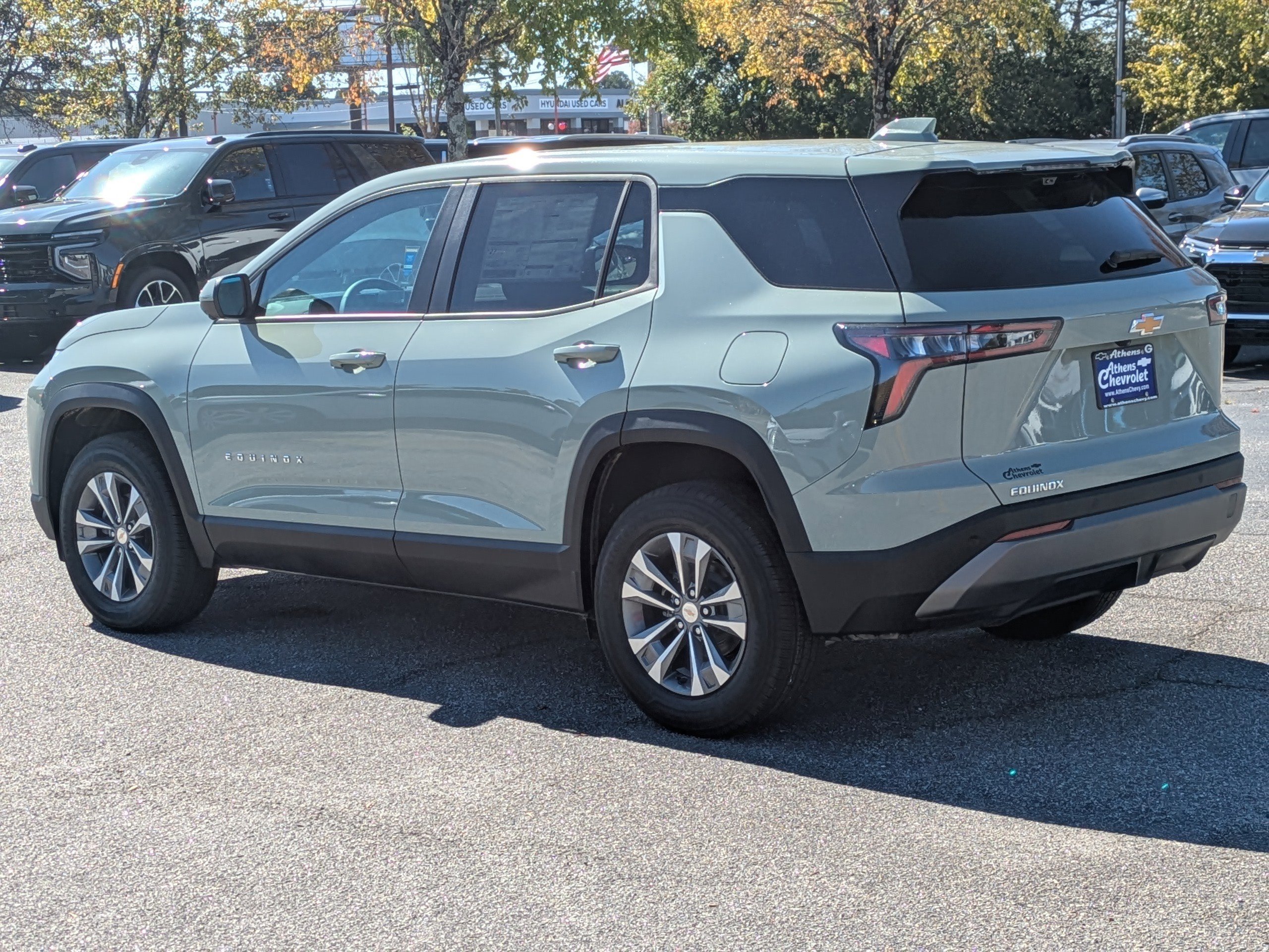 2026 Chevrolet Equinox LT photo 2