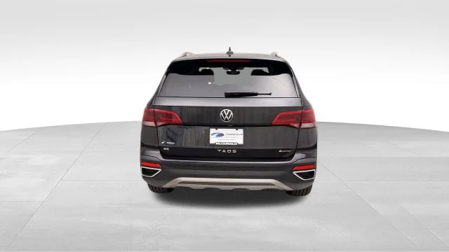 Used 2022 Black Volkswagen 1.5T SE image 3