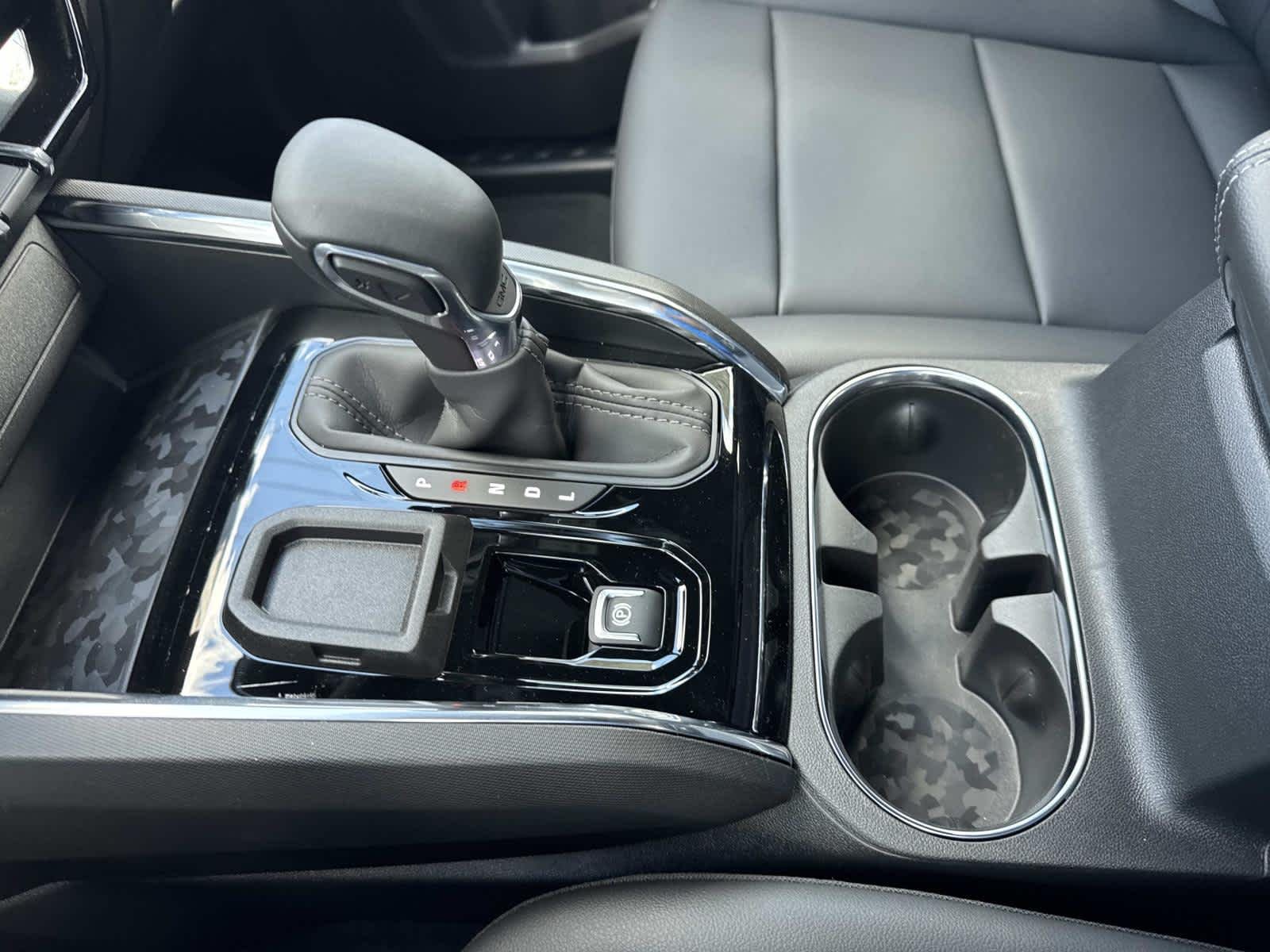New 2026 Summit White GMC Elevation image 18