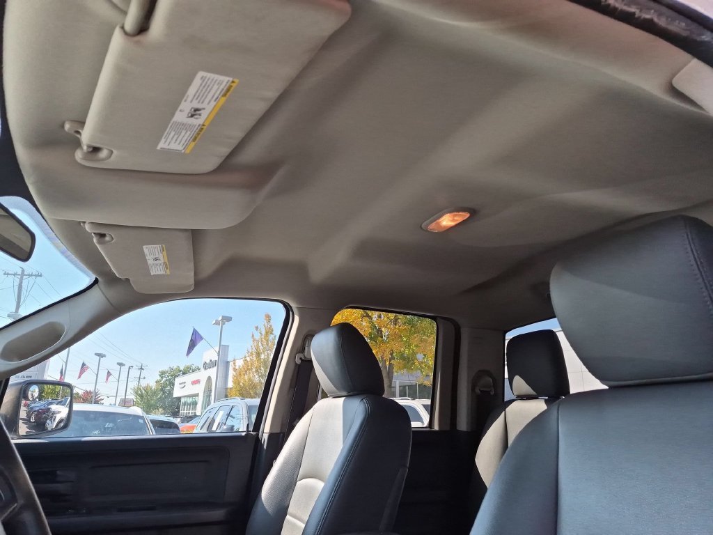 Used 2015 Bright White Clearcoat Ram Tradesman image 28