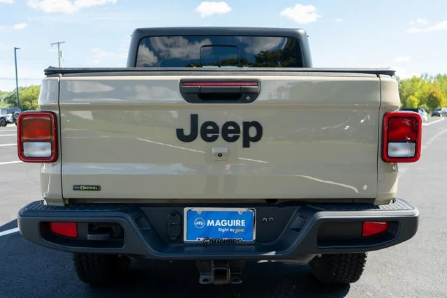 Used 2022 Beige Jeep Sport image 7