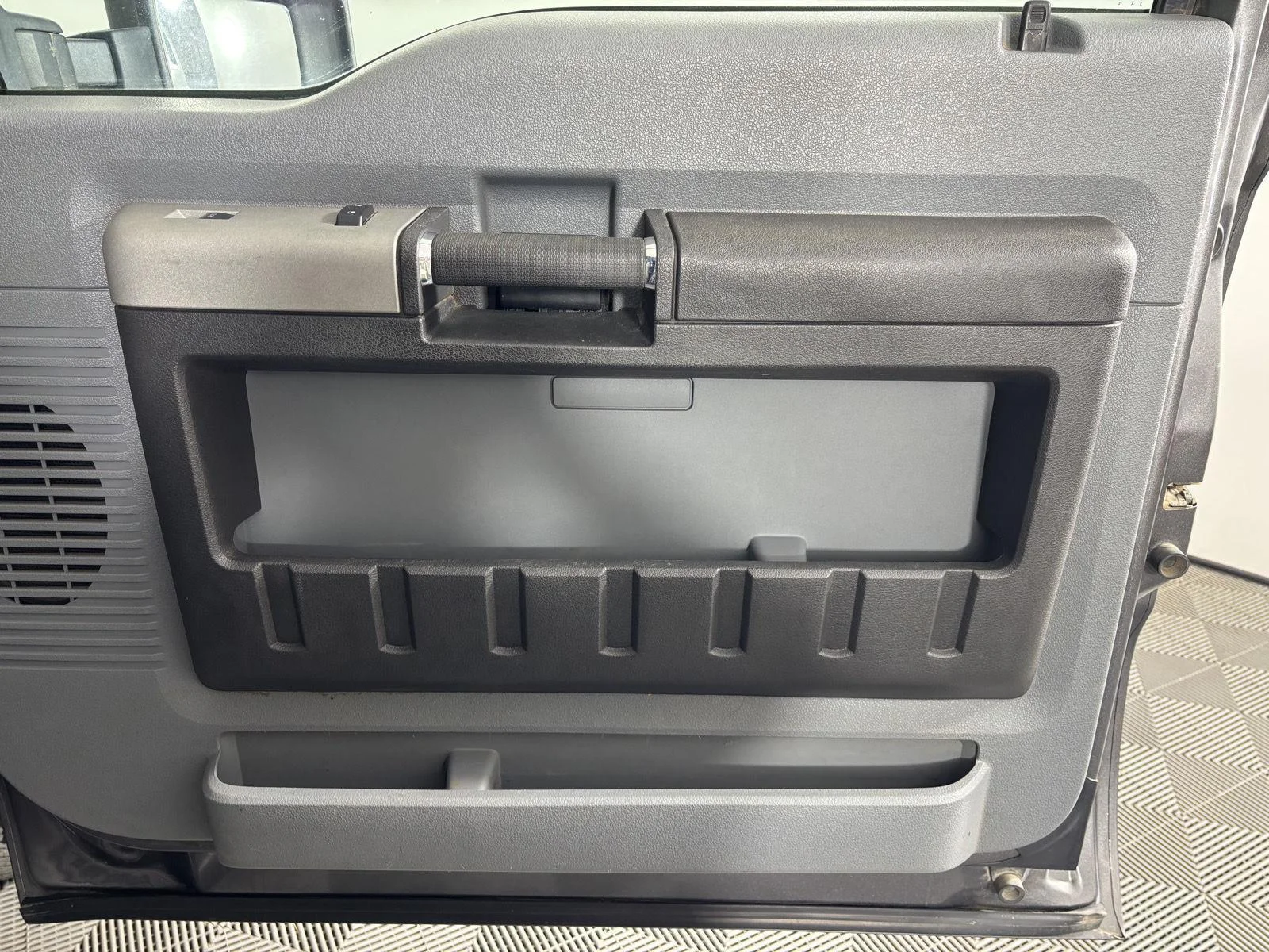 Used 2014 Sterling Gray Metallic Ford XLT image 23