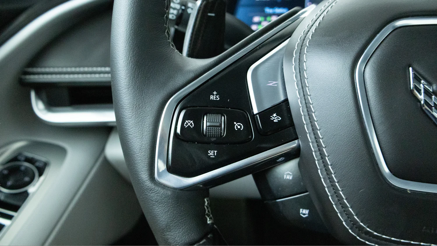 Used 2024 White Chevrolet Z06 image 19