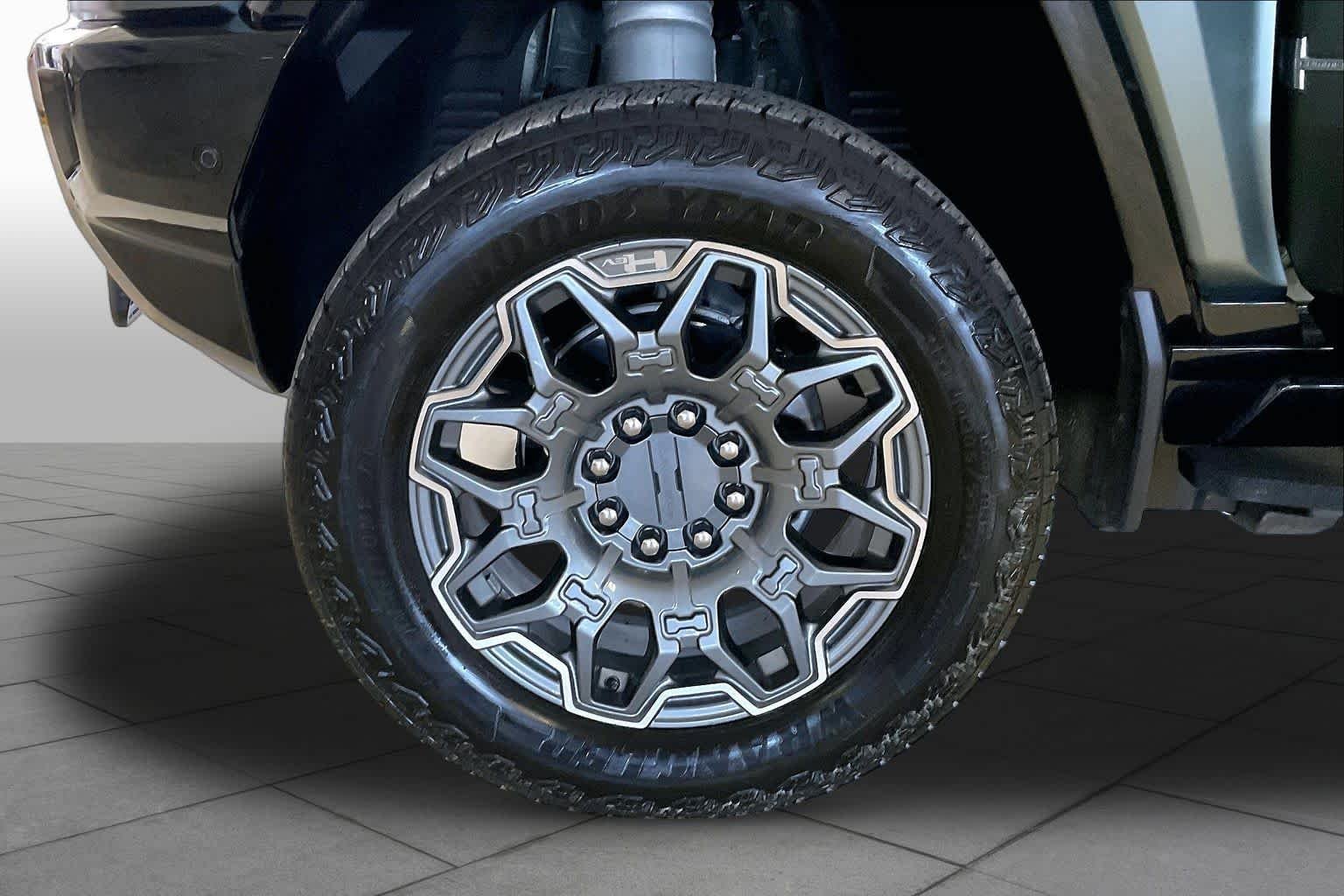 Used 2024 Moonshot Green Matte GMC 3X image 10