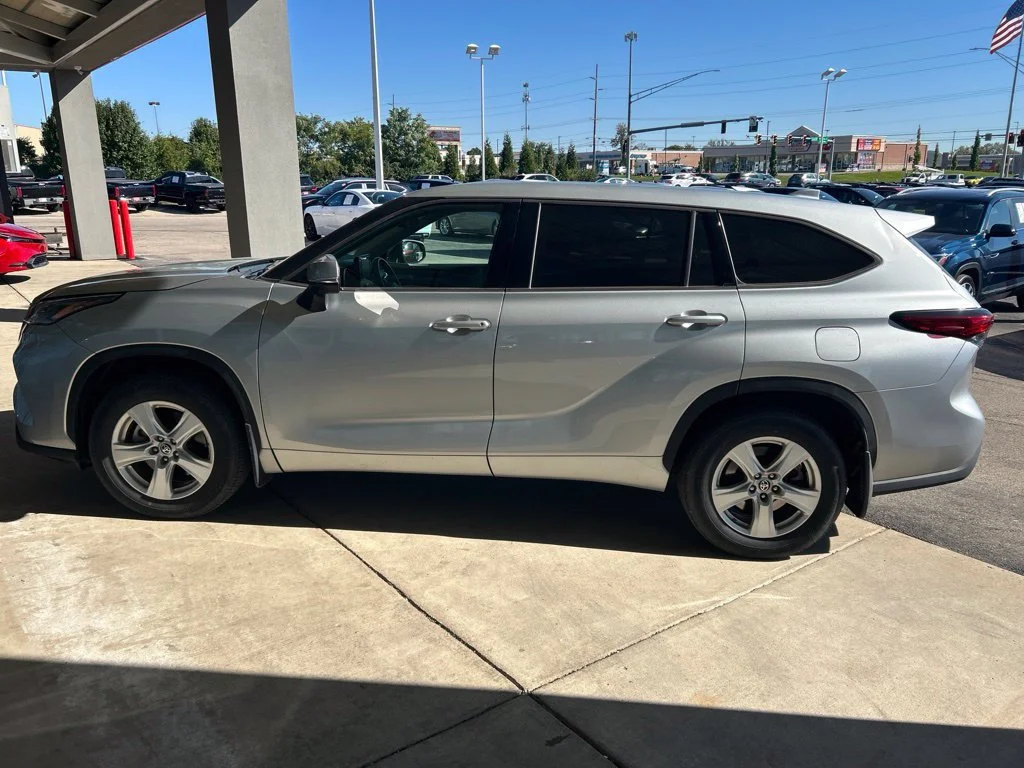Certified Used 2021 Celestial Silver Metallic Toyota L image 9