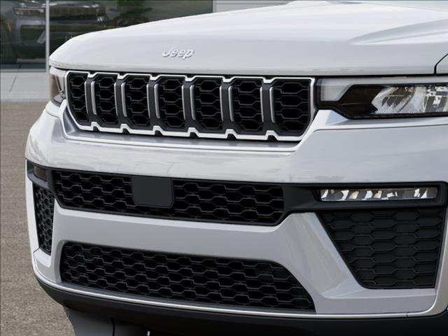 New 2026 Bright White Clear-Coat Exterior Paint Jeep Limited 4x4 image 11