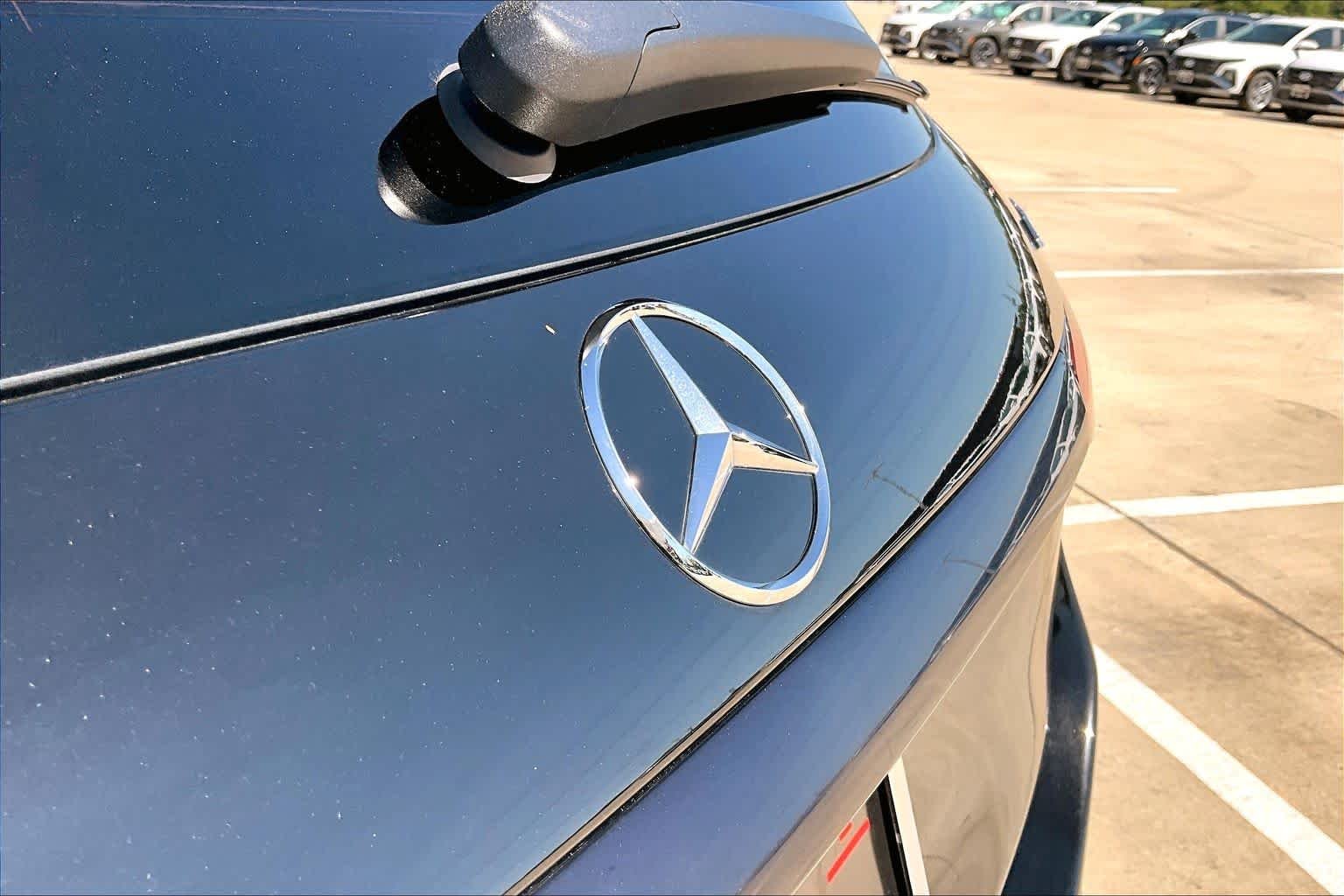 Used 2024 Black Mercedes-Benz GLC 300 image 10