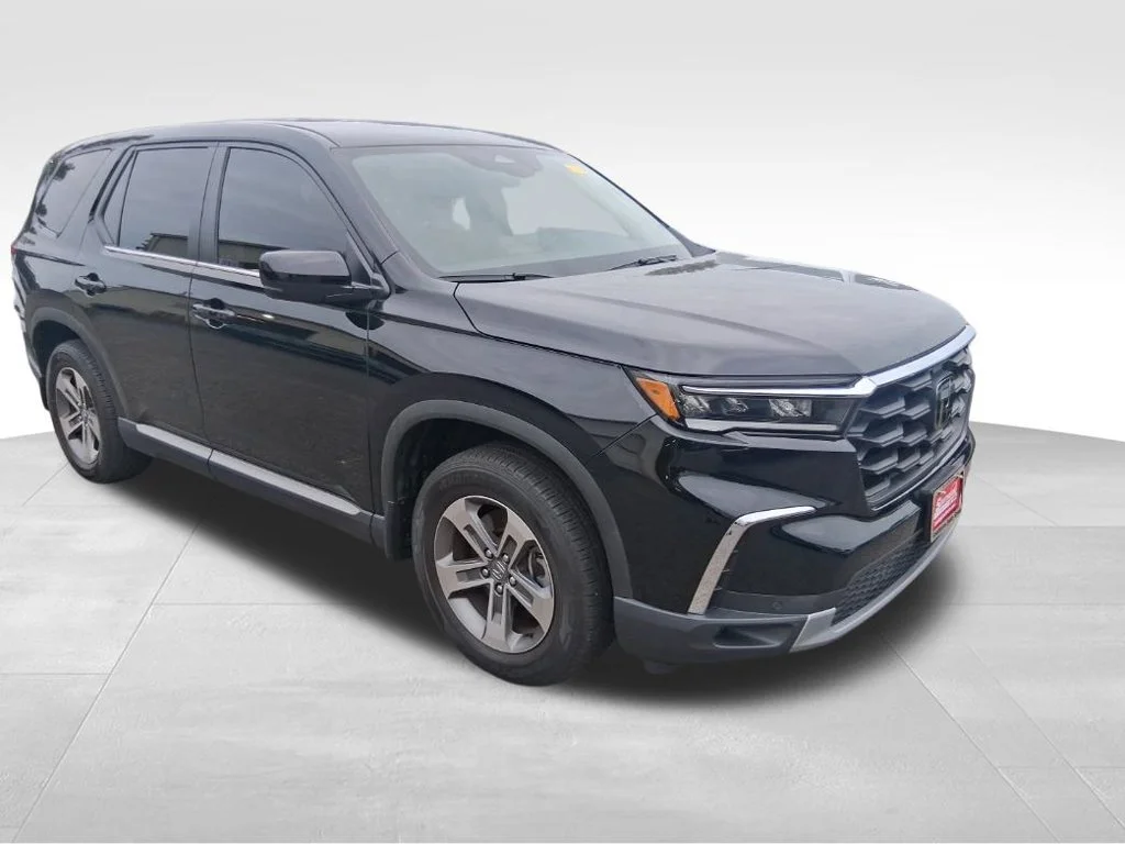 Used 2025  Honda  image 3