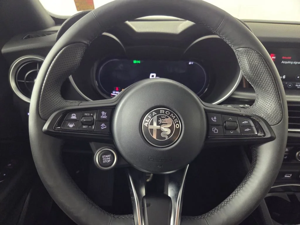New 2026 Moonlight Gray Metallic Alfa Romeo Base image 12