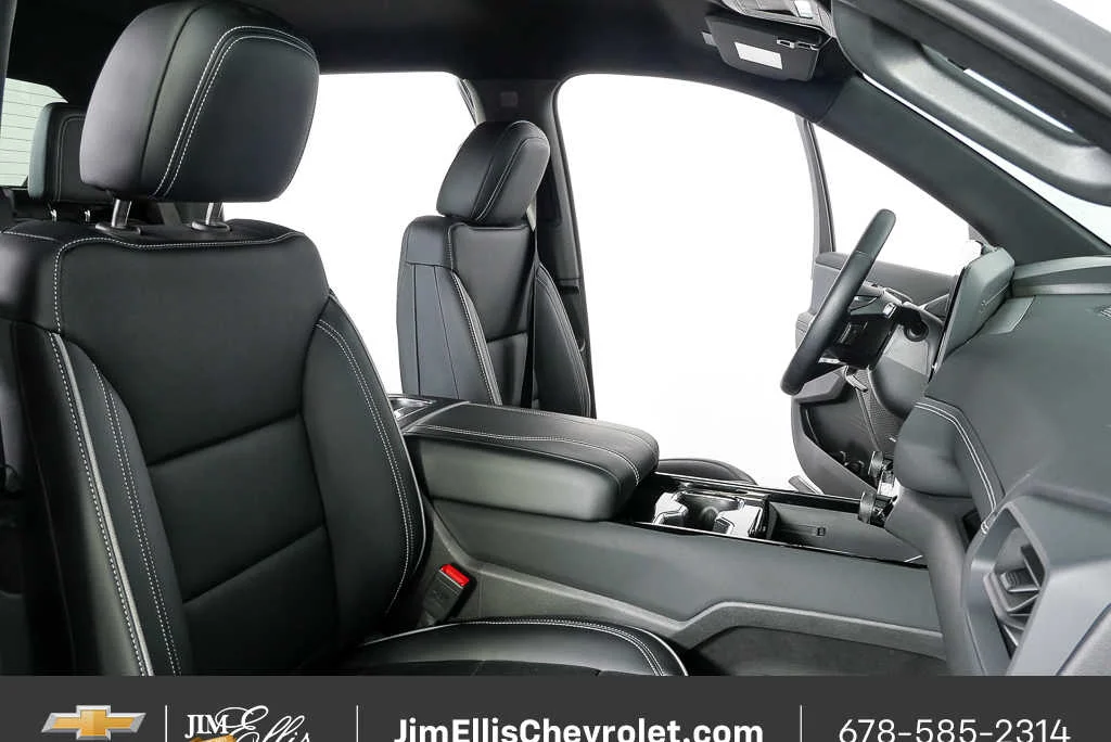 2025 Chevrolet Silverado EV LT - Photo 21