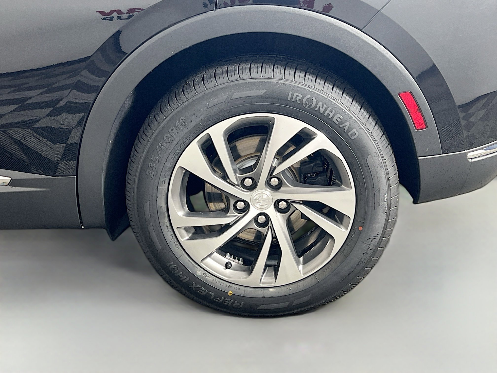 2021 Buick Envision Essence - Photo 34