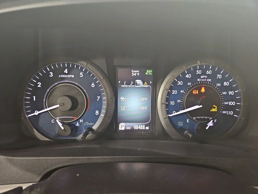 Used 2019 White Toyota LE image 16