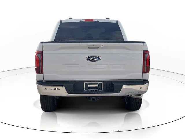 New 2026 Oxford White Ford Lariat image 6