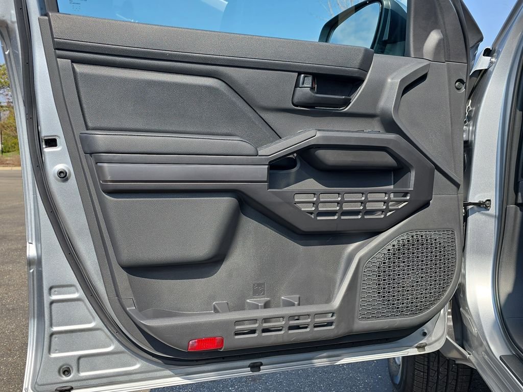 2025 Toyota Tacoma SR5 - Photo 27