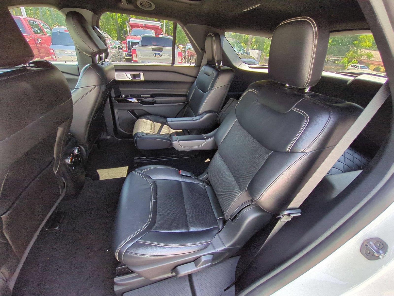 Used 2022 Star White Metallic Tri-Coat FORD ST image 33