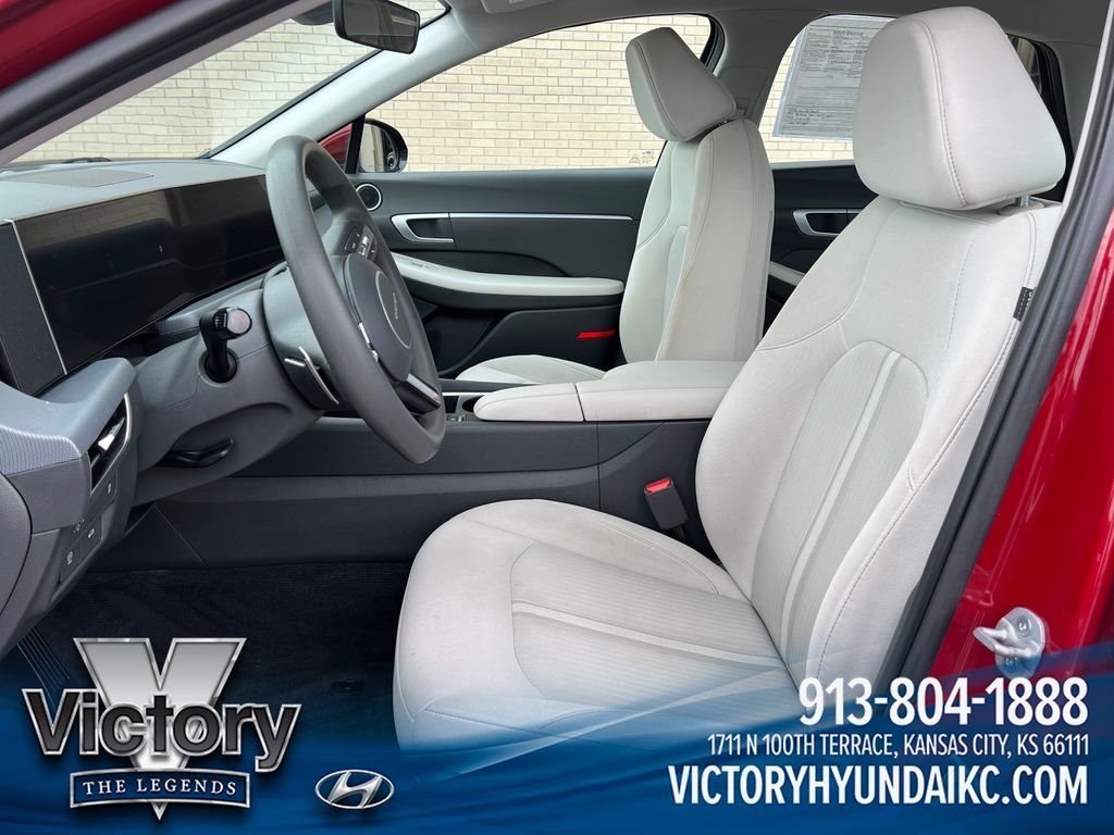 Used 2024 Red Hyundai SEL image 9