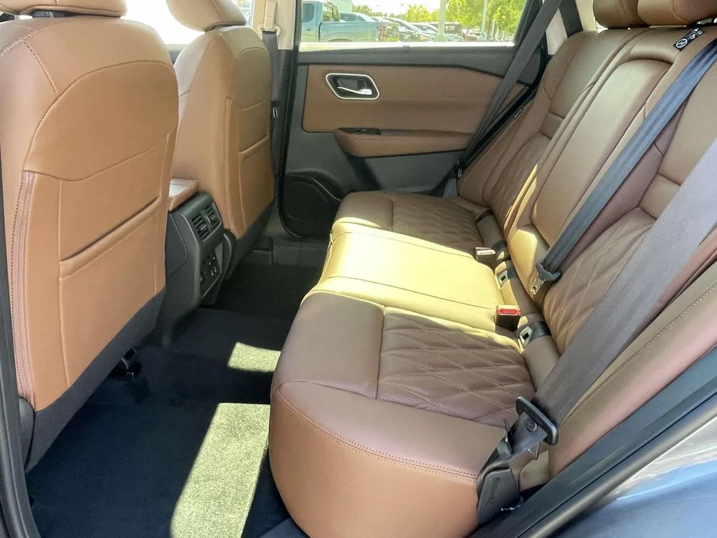 New 2026 Gray Nissan Platinum image 12