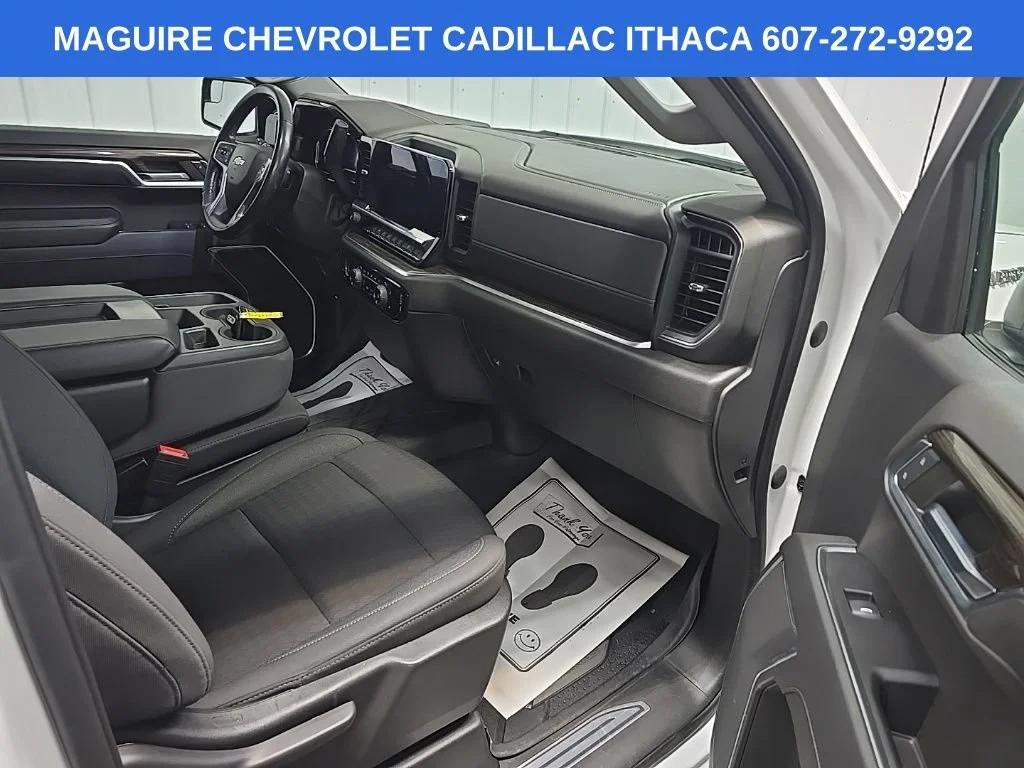 Used 2022 Summit White Chevrolet LT image 15