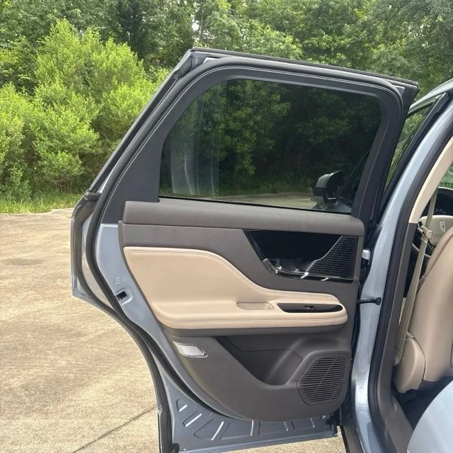 Used 2022 Blue Lincoln Standard image 23