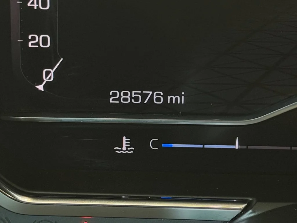 Used 2025 Sterling Metallic GMC AT4 image 20