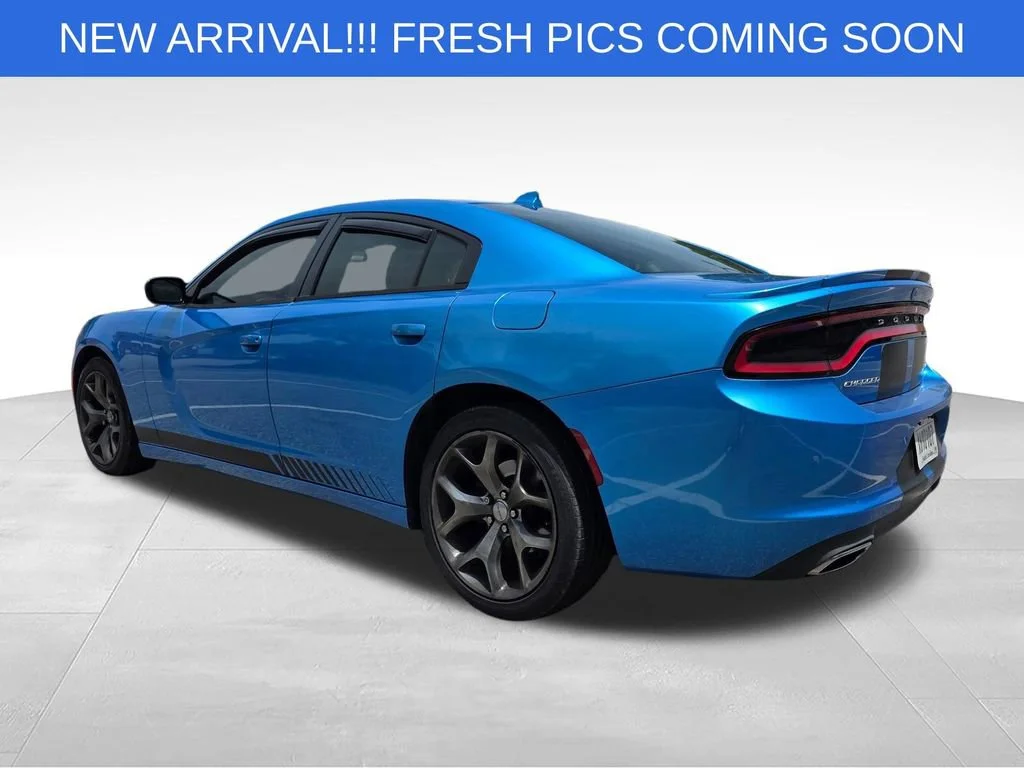 Used 2016 Blue Dodge SXT image 5