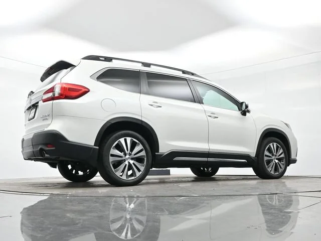Used 2019 Crystal White Pea Subaru Limited image 32
