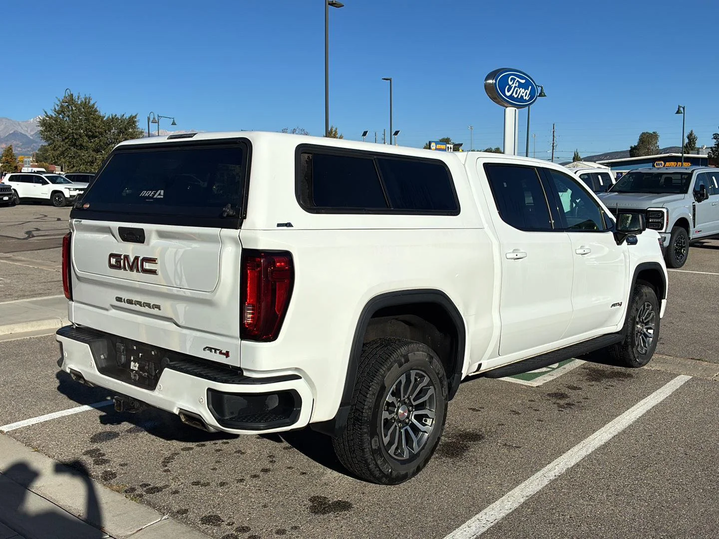 Used 2021 SUMMIT WHITE GMC AT4 image 3